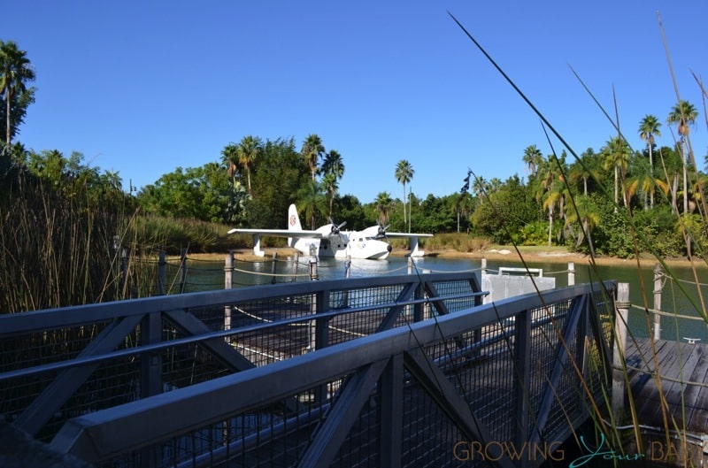 Loews Royal Pacific Resort - water taxi area