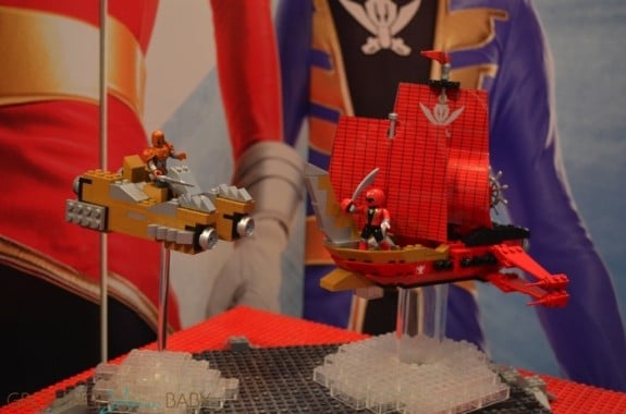 MEGA Bloks Super Megaforce Sky Ship Showdown