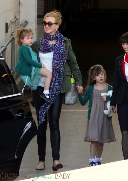 Nicole Kidman arrives in Sydney with daughter Faith and Sunday