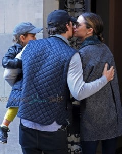 Orlando Bloom and Miranda kiss share a kiss in NYC