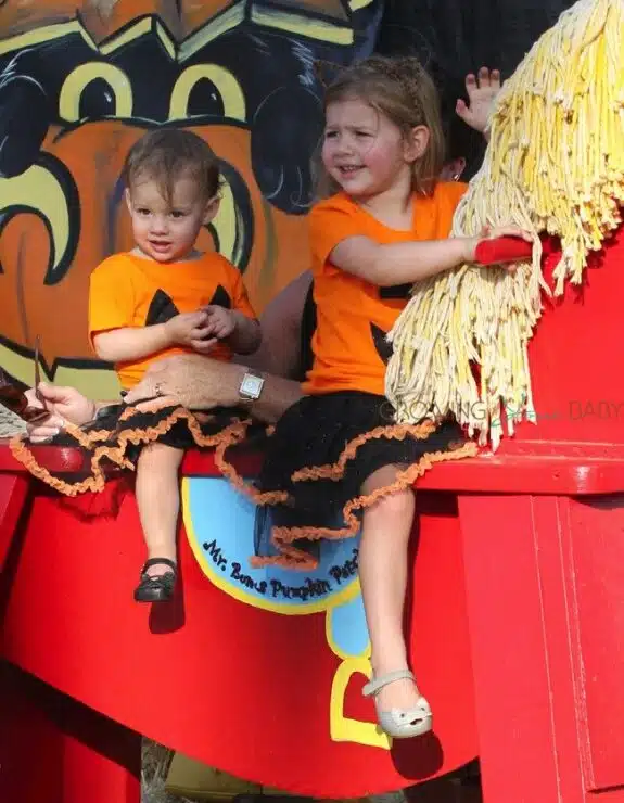 Penna and Mia Ziering at Mr. Bones Pumpkin Patch