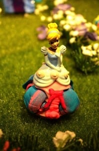 Play-doh Disney Princess design a dress