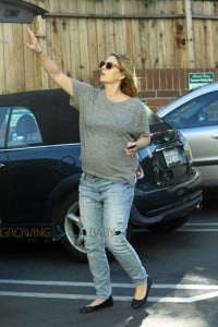 Pregnant Drew Barrymore picks up groceries @ Bristol Farms in Los Angeles