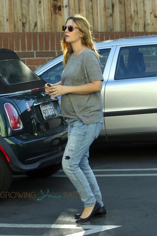 Pregnant Drew Barrymore picks up groceries at Bristol Farms in Los Angeles