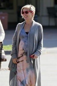 Pregnant Elsa Pataky out shopping in Malibu