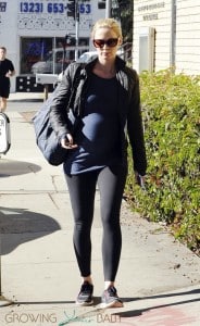 Pregnant Emily Blunt leaves the gym