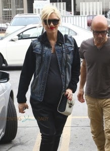 Pregnant Gwen Stefani at the doctors LA