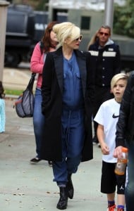 Pregnant Gwen Stefani out with Kingston Rossdale in LA