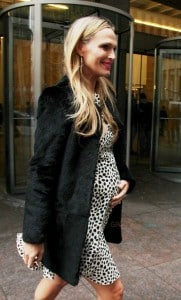 Pregnant Molly Sims out in NYC