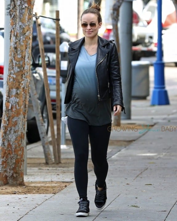 Pregnant Olivia Wilde goes to yoga