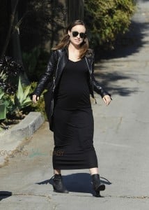 Pregnant Olivia Wilde out shopping in LA 3