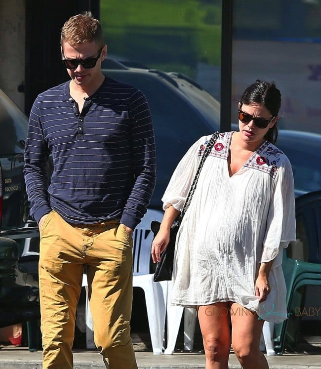 Pregnant Rachel Bilson And Hayden Christensen Out In La Growing Your Baby