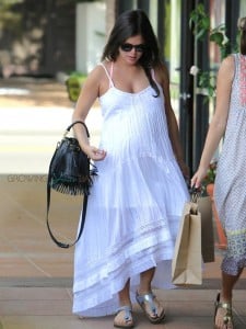 Pregnant Rachel Bilson out in LA