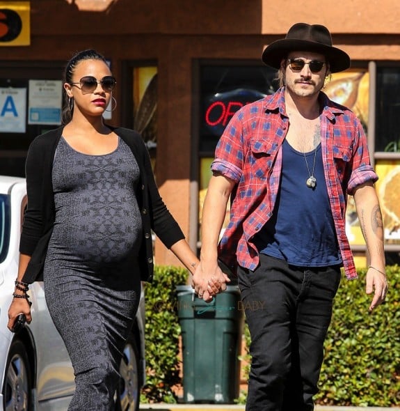 Pregnant Zoe Saldana and husband Marcus Perego out in LA - Growing Your ...