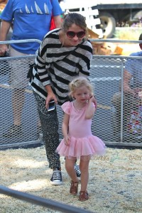 Rebecca Gayheart with daughter Billie at the market