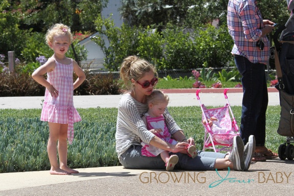 Eric Dane gets a visit from wife Rebecca Gayheart and their daughters Billie and Georgia, during a training session at a Los Angeles park