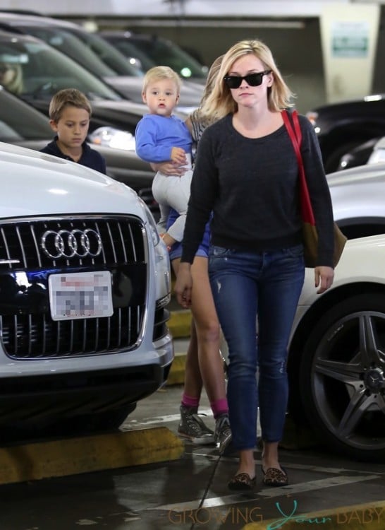 Reese Witherspoon shops in LA with her three children Deacon, Tennessee & Ava