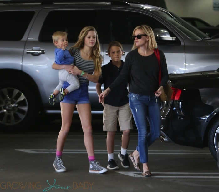 Reese Witherspoon shops in LA with her three children Deacon, Tennessee and Ava