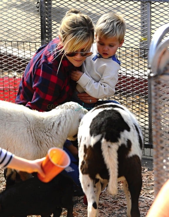 Reese Witherspoon with son Tennessee Toth