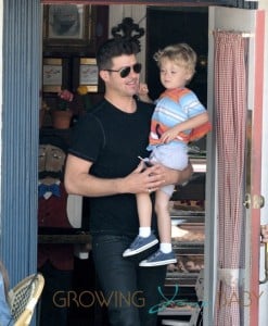 Robin Thicke leaving La Conversation cafe