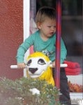 Jennifer Garner Takes Her Kids To Breakfast