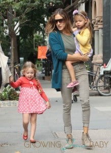 Sarah Jessica Parker walks her girls Marion & Tabitha to school