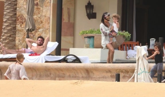 Scott Disick and Kourtney Kardashian with their kids Penelope and Mason in Cabo
