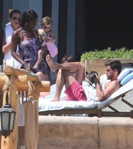 Scott Disick and Kourtney Kardashian with their kids Penelope and Mason in Cabo