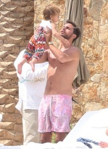Scott Disick with daughter Penelope in Cabo San Lucas