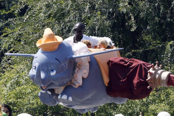 Seal and Heidi Klum take their children to Disneyland