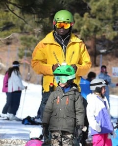 Seal with daughter Leni at Mammoth Mountain Ski Resort