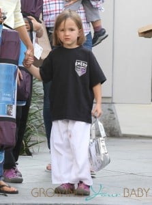 Jennifer Garner Goes Shopping With Ker Kids
