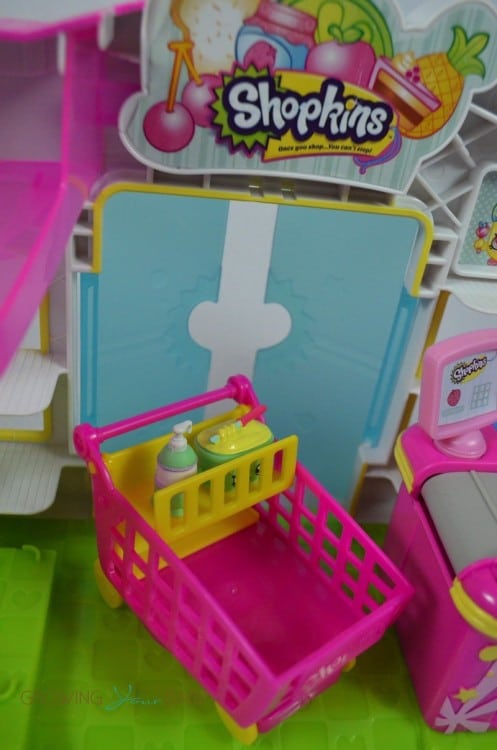 Shopkins small mart shopping cart