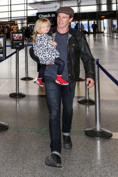 Stephen Moyer at the airport with his daughter Poppy