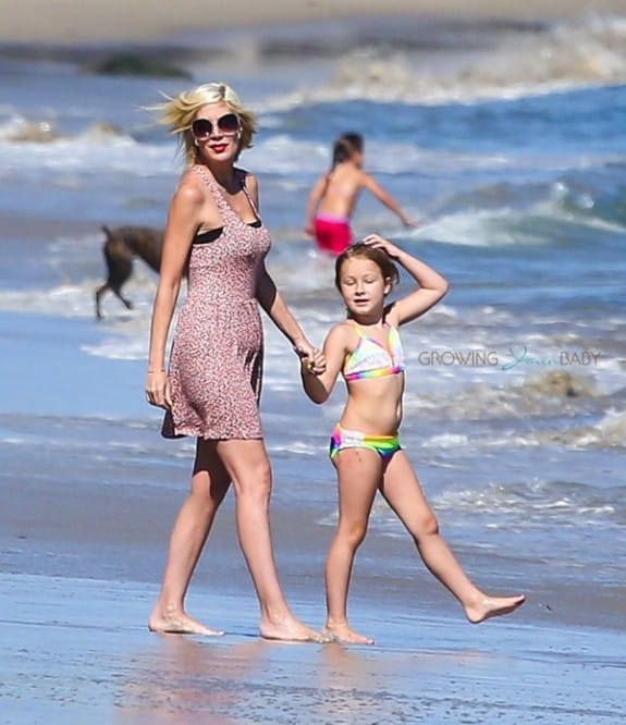 Tori Spelling at the beach with Stella in Malibu