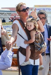 Uma Thurman arrives in Venice with daughter Luna