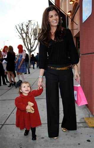 ali landry shops with daughter Estella Robertson