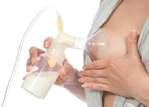 breast pumping mom