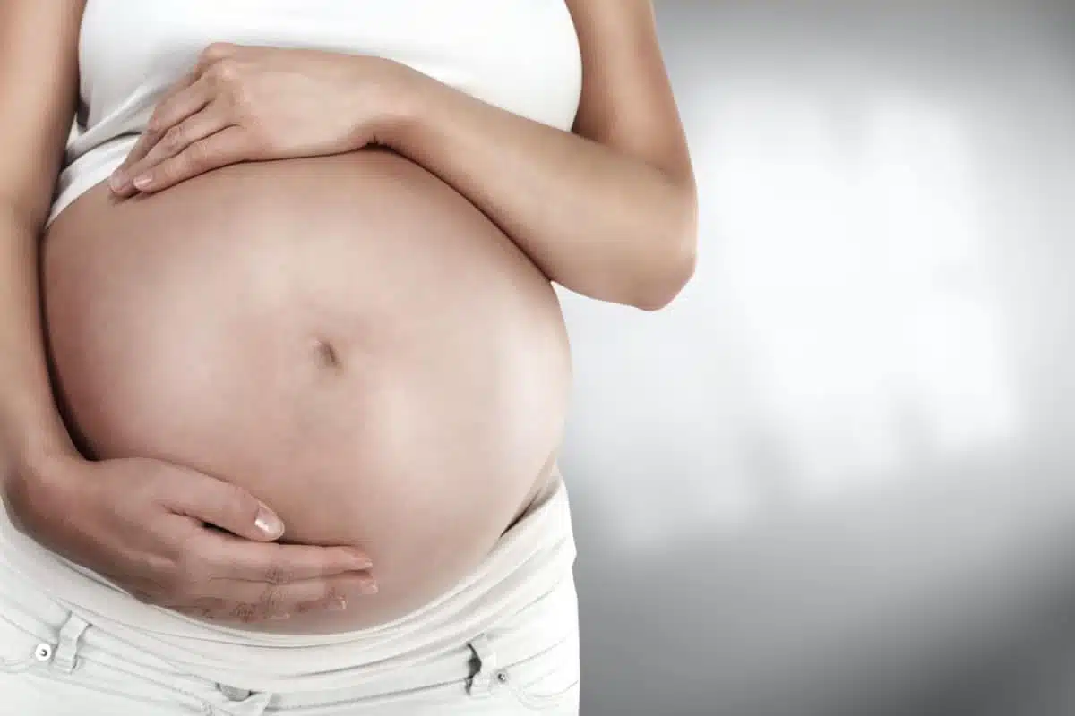 pregnant mom belly